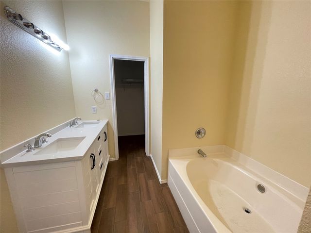 5548 SPRING RIDGE Drive, Watauga, TX 76137