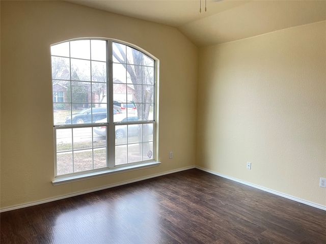 5548 SPRING RIDGE Drive, Watauga, TX 76137