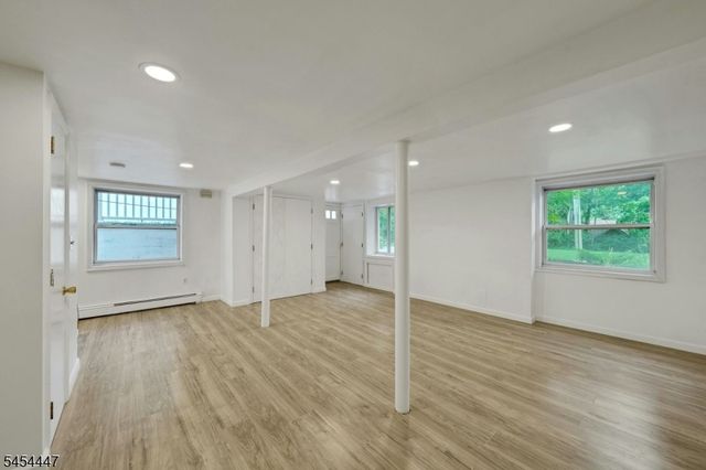 416 Lakeview Ave, Ringwood Boro, NJ 07456