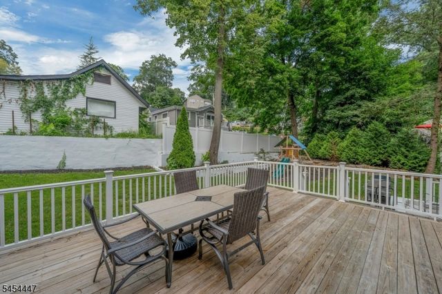 416 Lakeview Ave, Ringwood Boro, NJ 07456