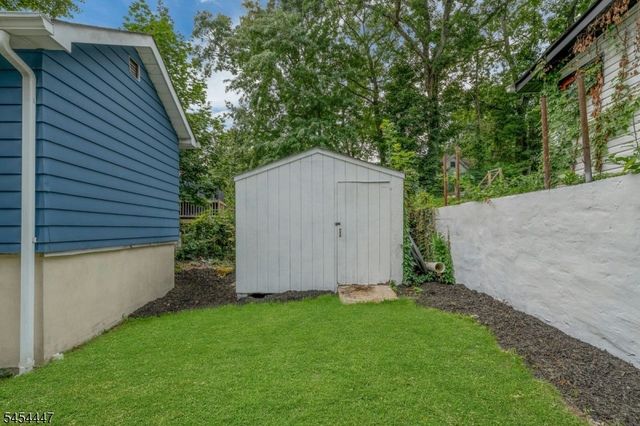 416 Lakeview Ave, Ringwood Boro, NJ 07456