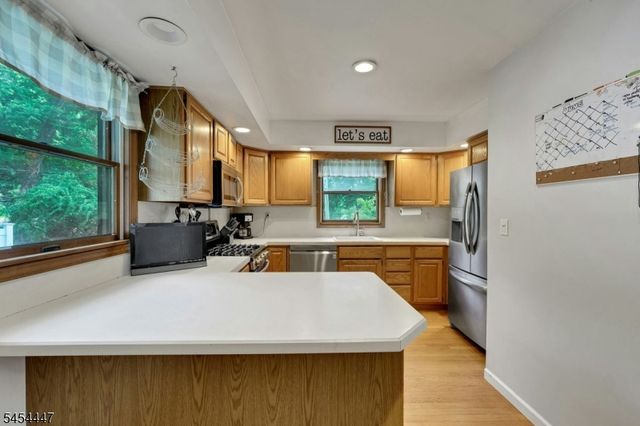 416 Lakeview Ave, Ringwood Boro, NJ 07456