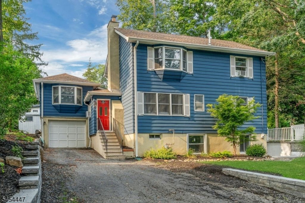 416 Lakeview Ave, Ringwood Boro, NJ 07456