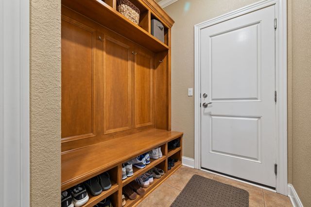 160 62nd Street, West Des Moines, IA 50266