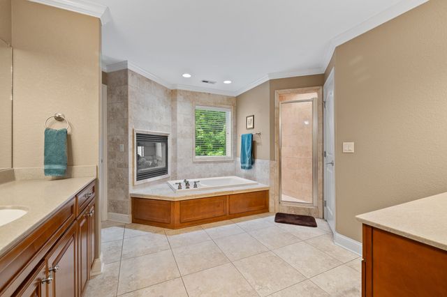 160 62nd Street, West Des Moines, IA 50266
