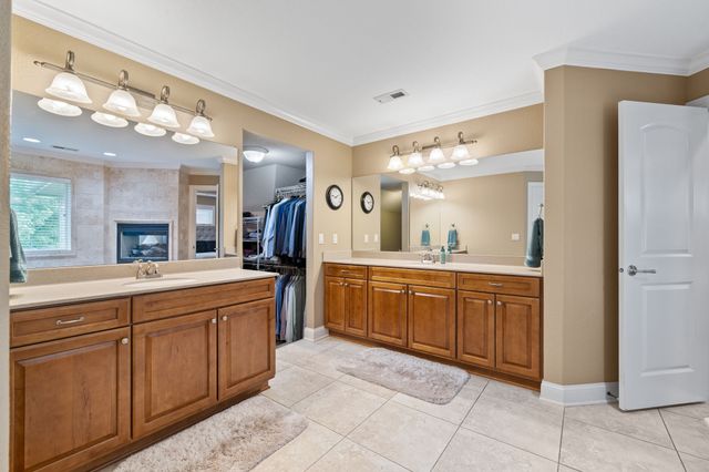 160 62nd Street, West Des Moines, IA 50266