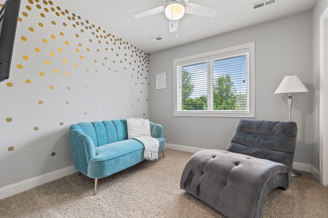 160 62nd Street, West Des Moines, IA 50266