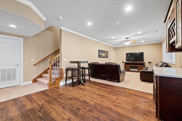 160 62nd Street, West Des Moines, IA 50266