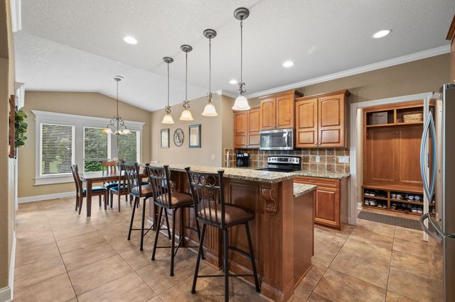160 62nd Street, West Des Moines, IA 50266