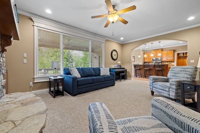 160 62nd Street, West Des Moines, IA 50266