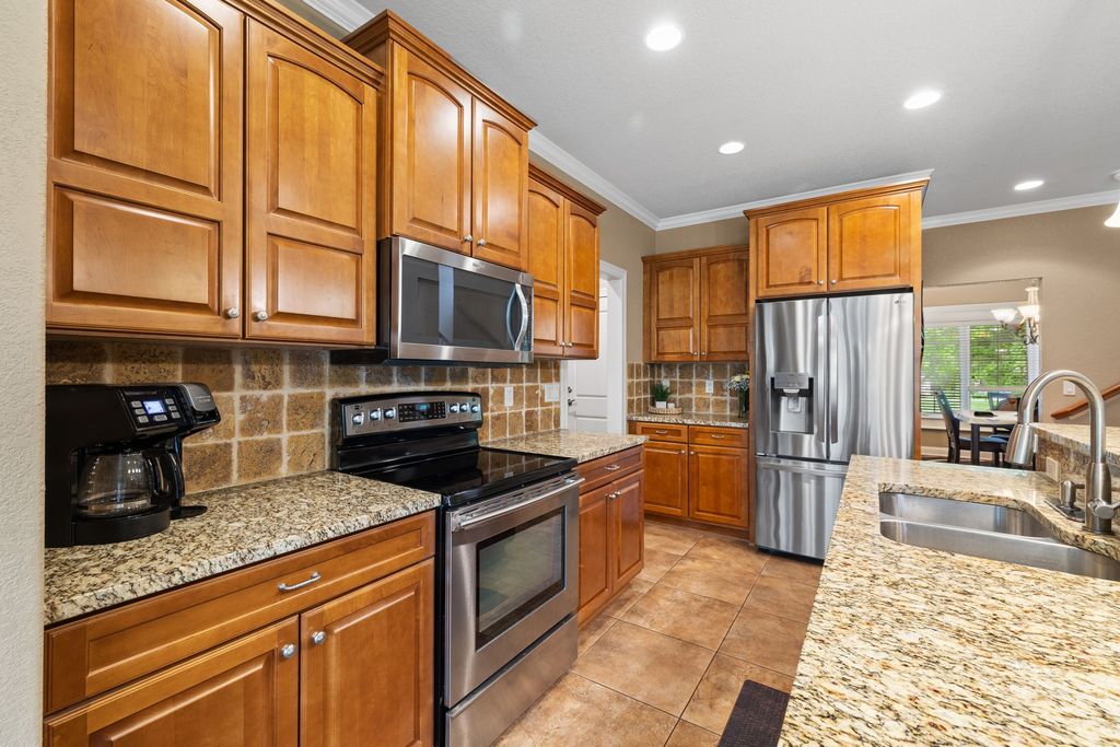 160 62nd Street, West Des Moines, IA 50266