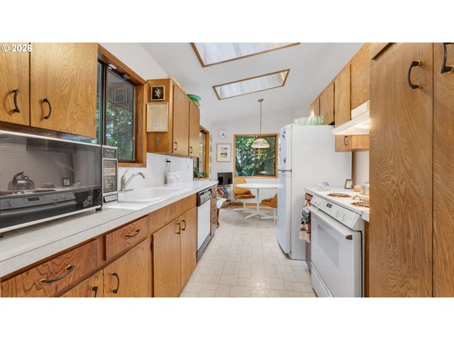 9200 Sw ELROSE Ct, Portland, OR 97224