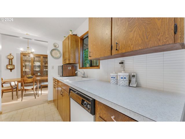 9200 Sw ELROSE Ct, Portland, OR 97224