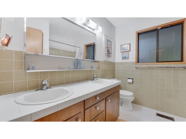 9200 Sw ELROSE Ct, Portland, OR 97224