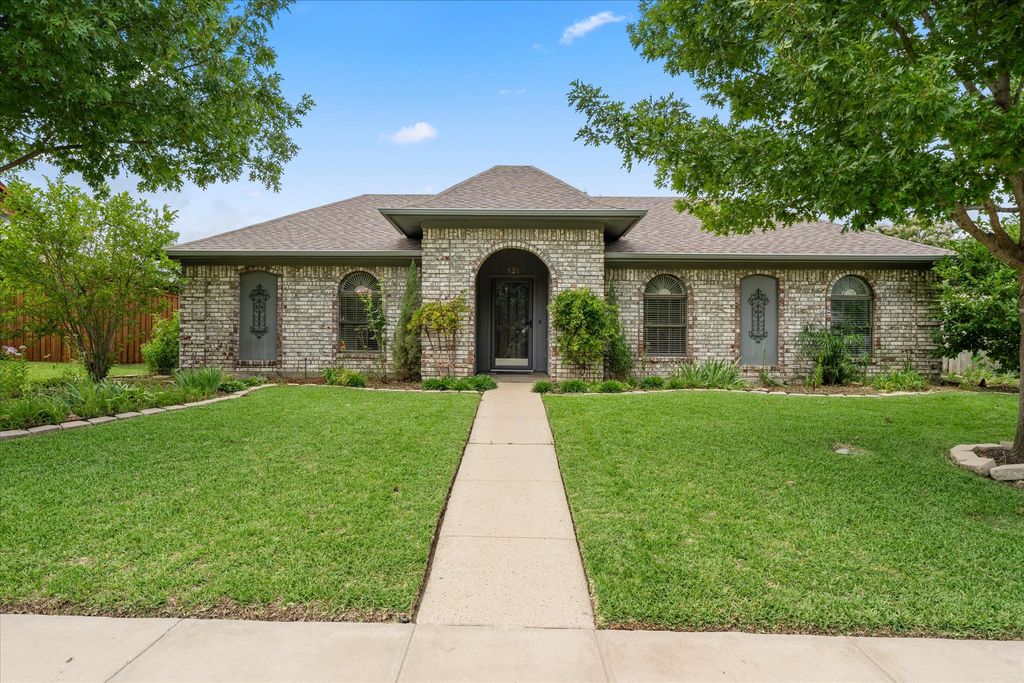 821 Baxter Drive, Plano, TX 75025