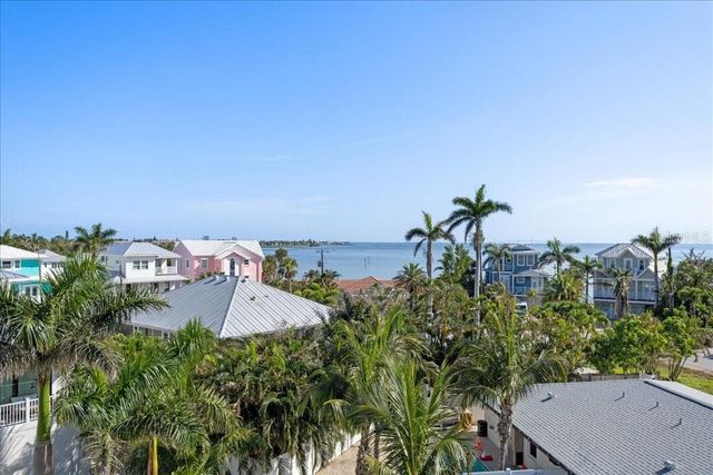 239 S HARBOR DRIVE, Holmes Beach, FL 34217