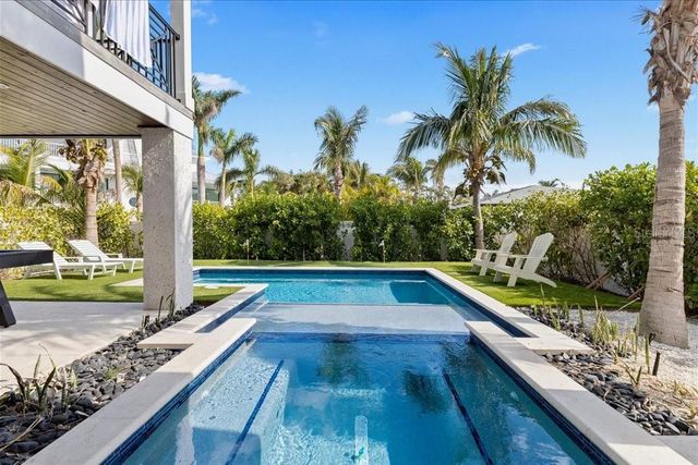 239 S HARBOR DRIVE, Holmes Beach, FL 34217