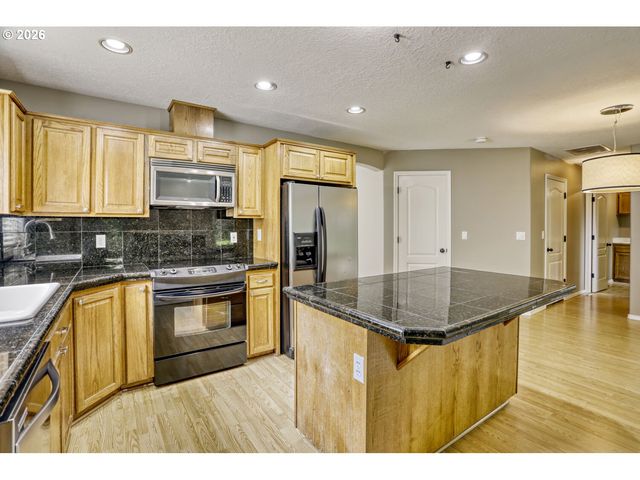 14122 Se MORNING SUN Dr, Clackamas, OR 97015