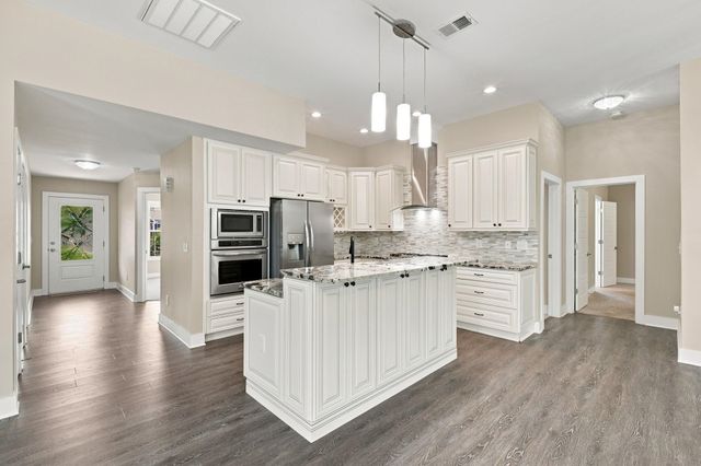 527 S Fredrick Way, Boiling Springs, SC 29316