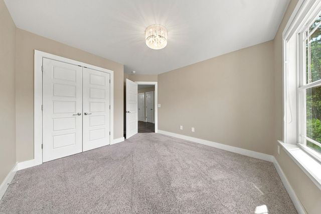 527 S Fredrick Way, Boiling Springs, SC 29316