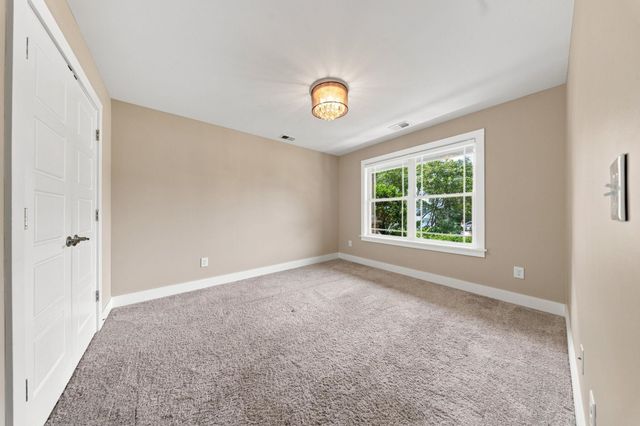 527 S Fredrick Way, Boiling Springs, SC 29316