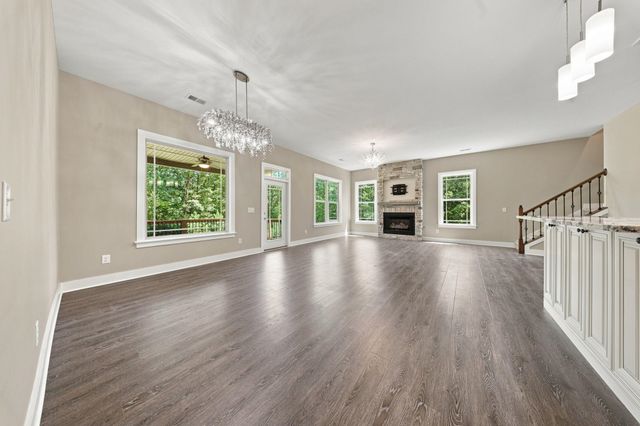 527 S Fredrick Way, Boiling Springs, SC 29316