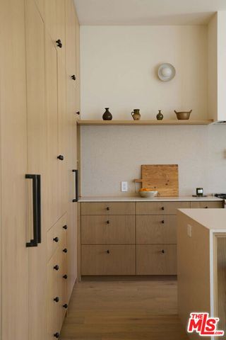 7841 Stewart Avenue, Los Angeles, CA 90045