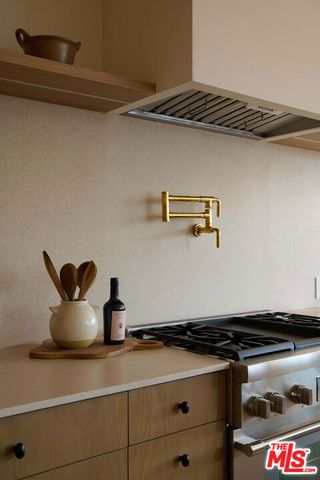 7841 Stewart Avenue, Los Angeles, CA 90045