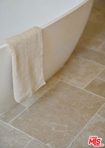 7841 Stewart Avenue, Los Angeles, CA 90045