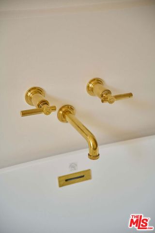 7841 Stewart Avenue, Los Angeles, CA 90045