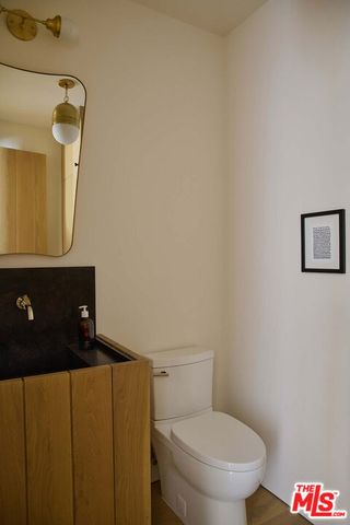 7841 Stewart Avenue, Los Angeles, CA 90045