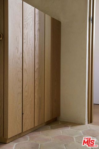 7841 Stewart Avenue, Los Angeles, CA 90045