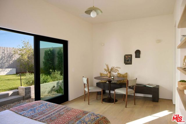 7841 Stewart Avenue, Los Angeles, CA 90045