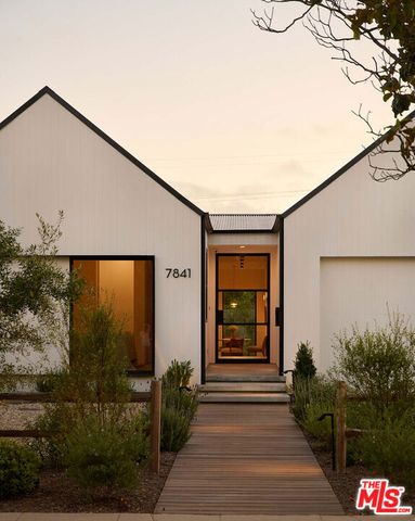 7841 Stewart Avenue, Los Angeles, CA 90045