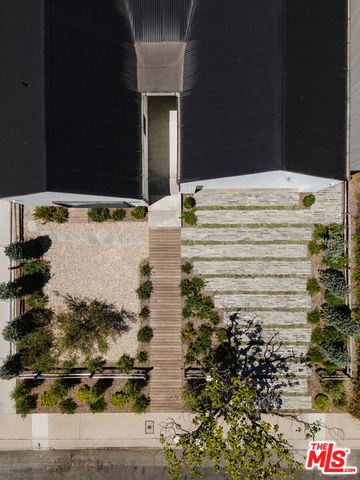 7841 Stewart Avenue, Los Angeles, CA 90045