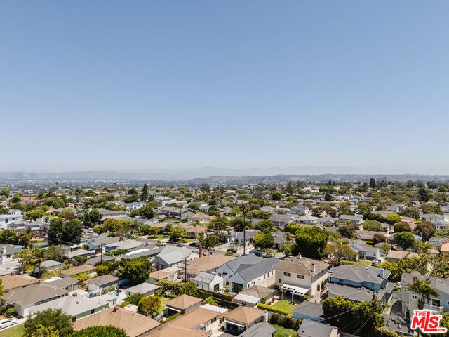 7841 Stewart Avenue, Los Angeles, CA 90045