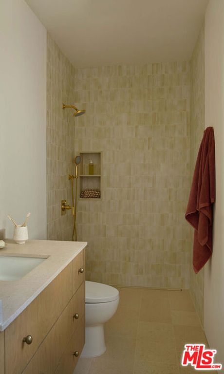 Image 32 of property listing at 7841 Stewart Avenue, Los Angeles, CA 90045