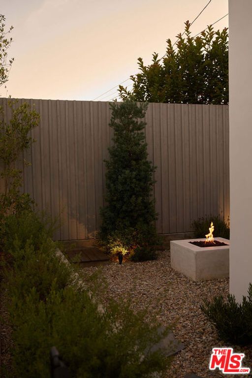 Image 57 of property listing at 7841 Stewart Avenue, Los Angeles, CA 90045