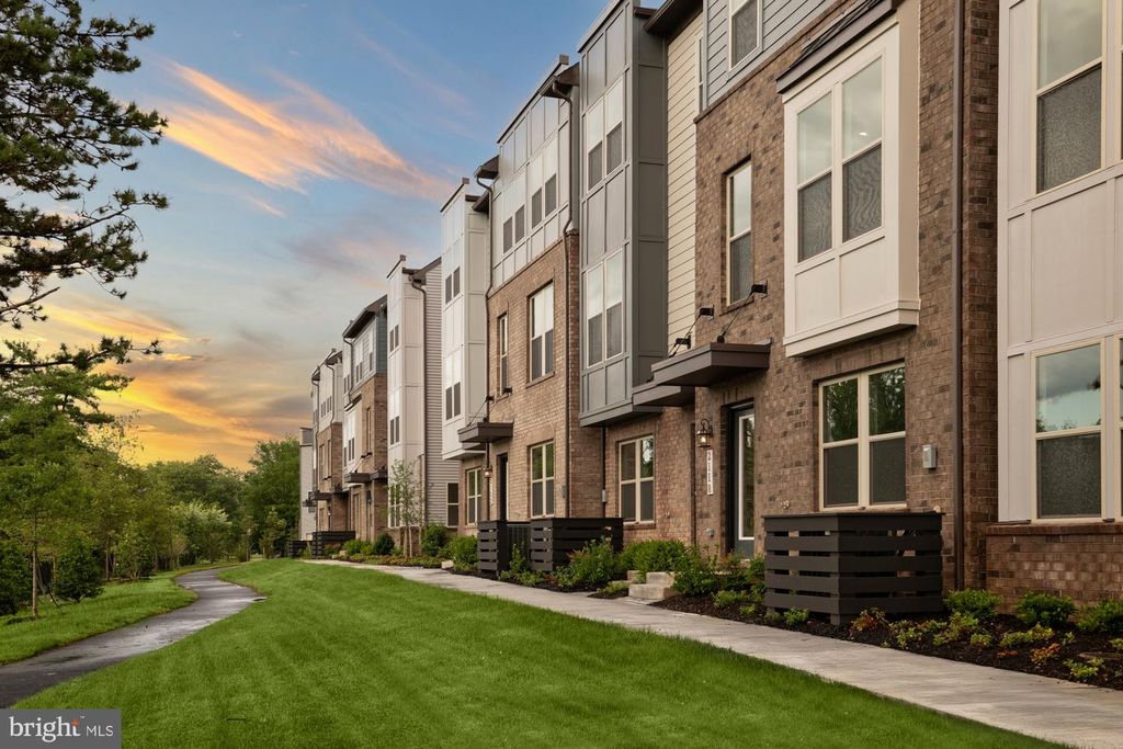 13170 ARCHES RD, Herndon, VA 20170