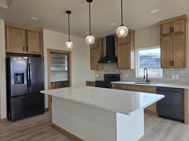 1655 GRACE GARDEN WAY, De Pere, WI 54115