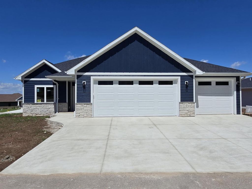 1655 GRACE GARDEN WAY, De Pere, WI 54115