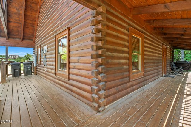 543 Blackberry Ridge Way, Pigeon Forge, TN 37863