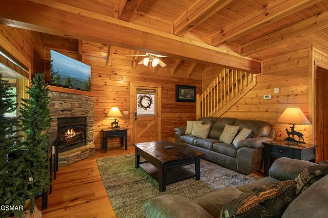 543 Blackberry Ridge Way, Pigeon Forge, TN 37863