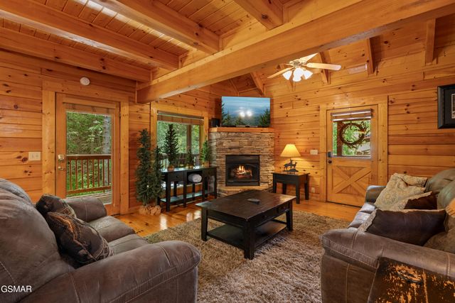 543 Blackberry Ridge Way, Pigeon Forge, TN 37863