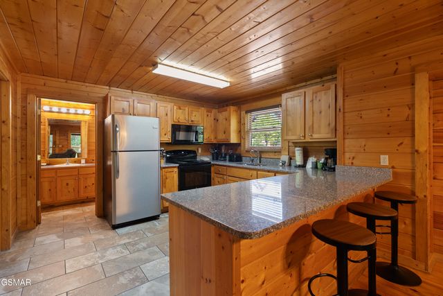 543 Blackberry Ridge Way, Pigeon Forge, TN 37863