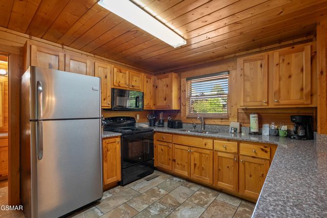 543 Blackberry Ridge Way, Pigeon Forge, TN 37863