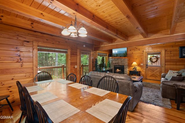 543 Blackberry Ridge Way, Pigeon Forge, TN 37863