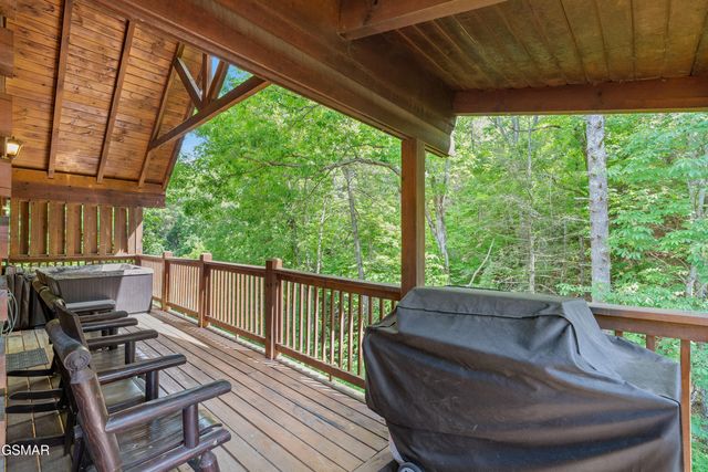543 Blackberry Ridge Way, Pigeon Forge, TN 37863