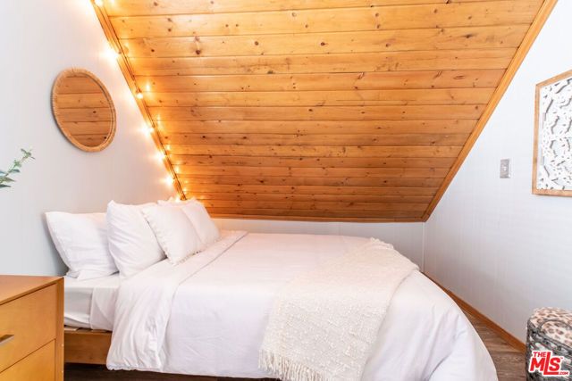 31561 Panorama Drive, Running Springs, CA 92382