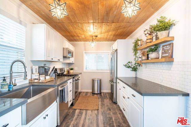 31561 Panorama Drive, Running Springs, CA 92382